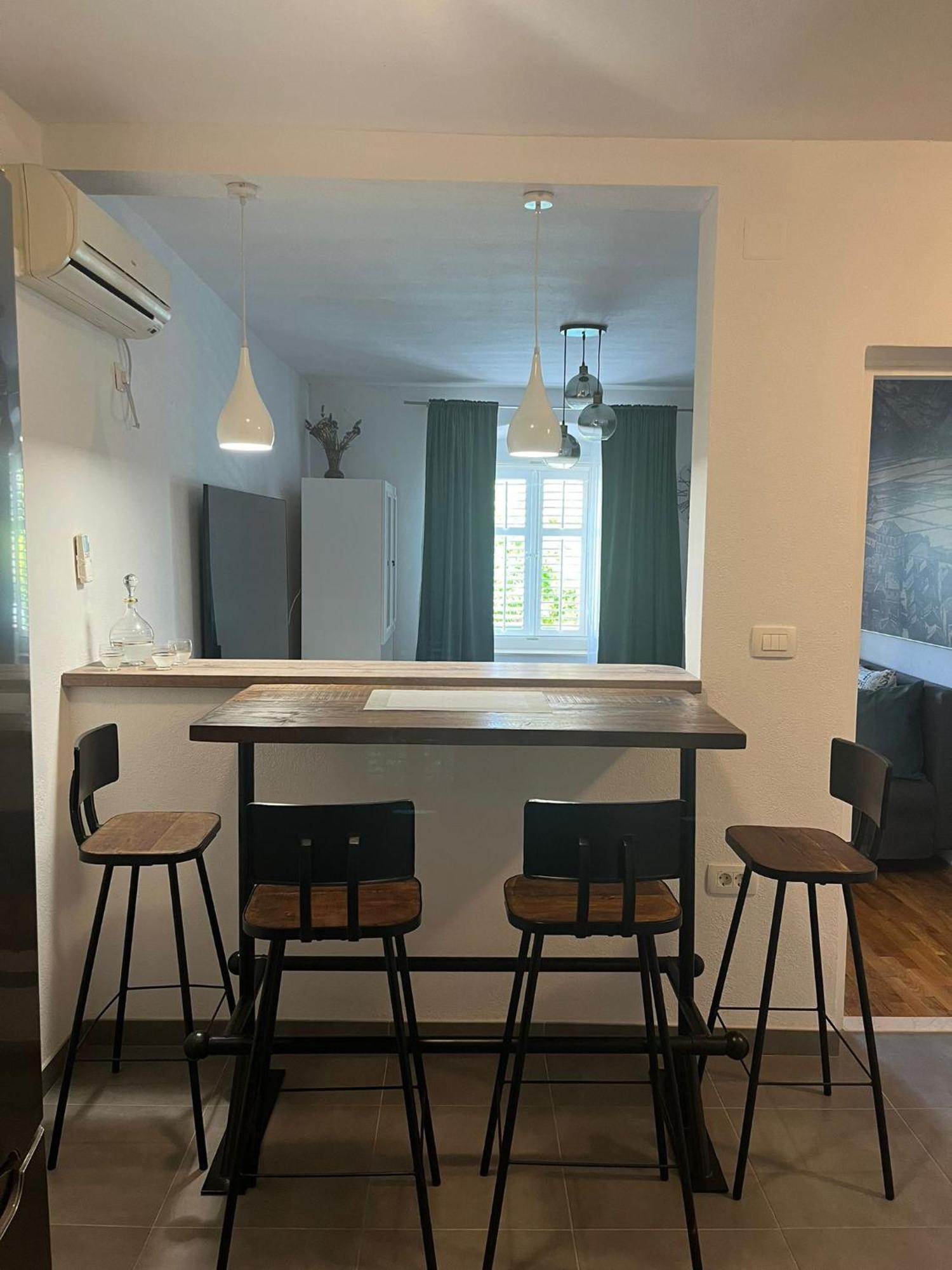 Main Street Apartment Ston Exteriör bild